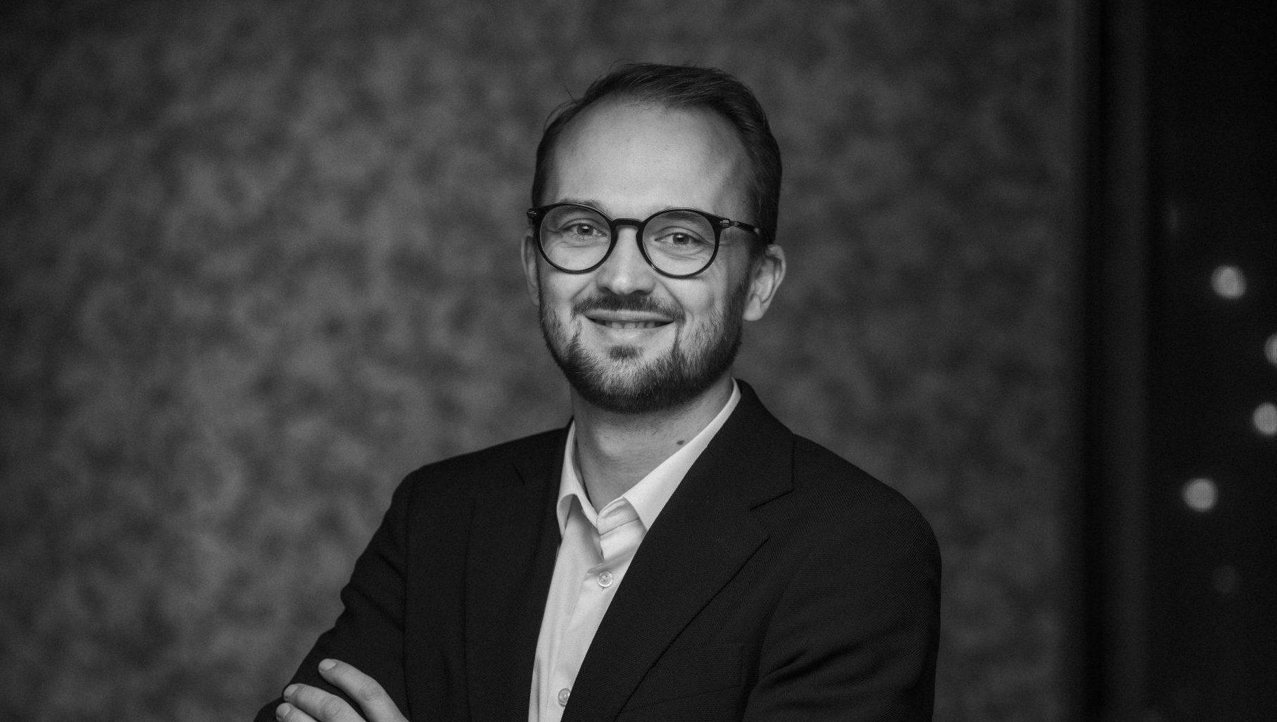 E6 A1825 SQM Portretter Hi RES 2